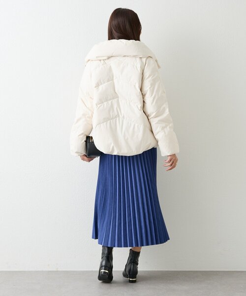 un dix cors(アンディコール)の「《軽くて着やすい》ストレッチカシュネックピュアダウン(ダウンジャケット/コート・レディース・アイボリー/ブラック/グレイッシュベージュ・FREE)」の11枚目の写真