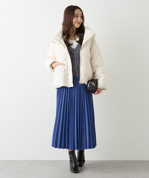 un dix cors(アンディコール)の「《軽くて着やすい》ストレッチカシュネックピュアダウン(ダウンジャケット/コート・レディース・アイボリー/ブラック/グレイッシュベージュ・FREE)」の12枚目の写真