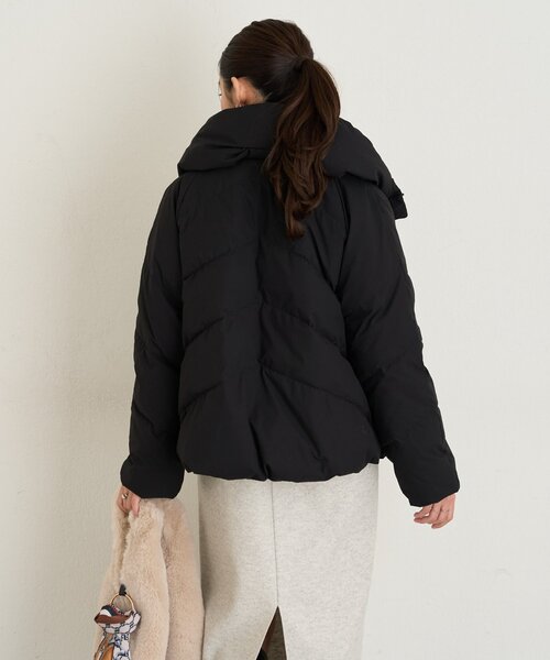 un dix cors(アンディコール)の「《軽くて着やすい》ストレッチカシュネックピュアダウン(ダウンジャケット/コート・レディース・アイボリー/ブラック/グレイッシュベージュ・FREE)」の17枚目の写真