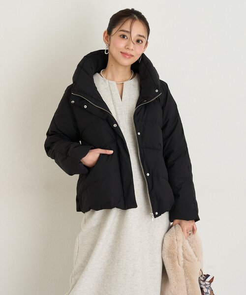 un dix cors(アンディコール)の「《軽くて着やすい》ストレッチカシュネックピュアダウン(ダウンジャケット/コート・レディース・アイボリー/ブラック/グレイッシュベージュ・FREE)」の18枚目の写真