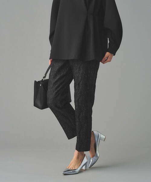 UNITED ARROWS（ユナイテッドアローズ）の「GISHA 2トーン ジャガード パンツ（スラックス・レディース・ネイビー/ダークグレー・40/38/36）」の8枚目の写真