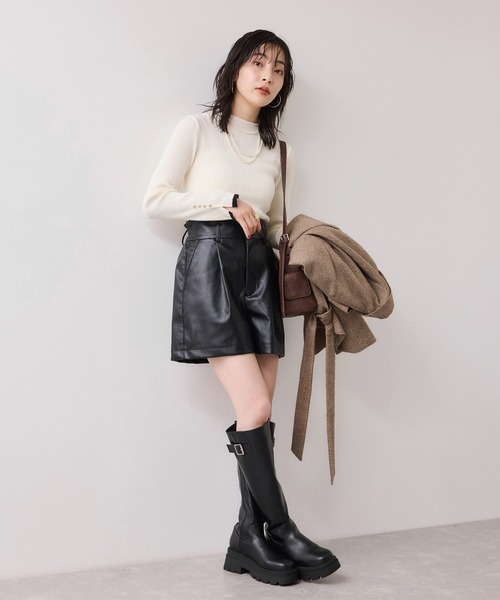 VIS（ビス）の「レザーショートパンツ（その他パンツ・レディース・ブラック/キャメル・FREE）」の4枚目の写真