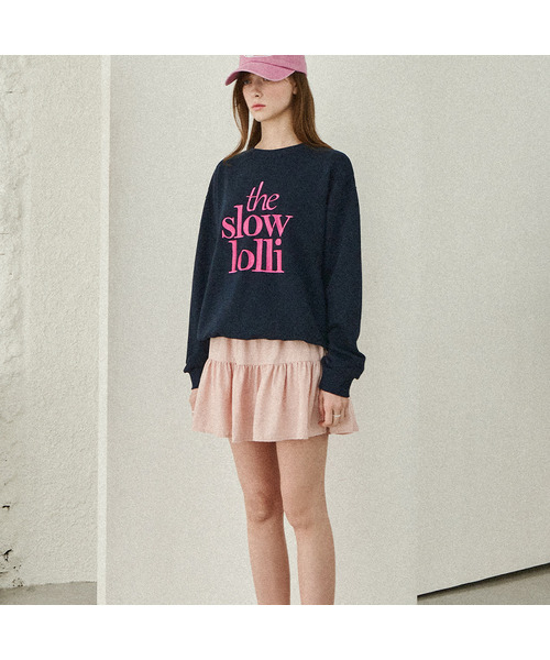 SLOWLOLLI(スローローリ)の「Embroidered lettering sweatshirt_2 Colors(スウェット・レディース・オートミール/ネイビー・FREE)」の1枚目の写真