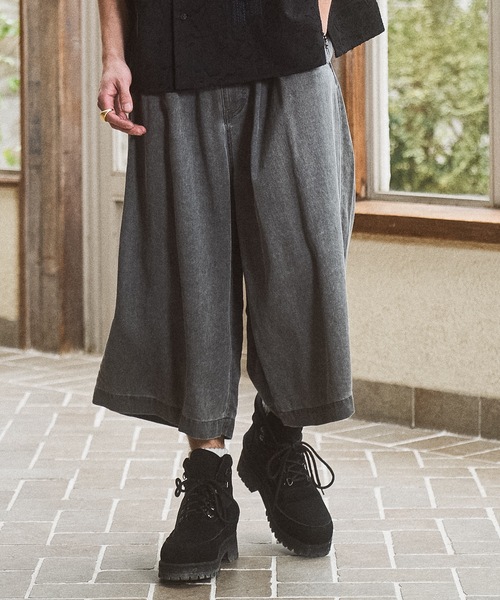 CASPER JOHN(キャスパージョン)の「Lyocell 100 baggy short pants/リヨセル100バギーショートパンツ(その他パンツ・メンズ・グレー/ブラック・X-SMALL/LARGE/MEDIUM/SMALL)」の1枚目の写真