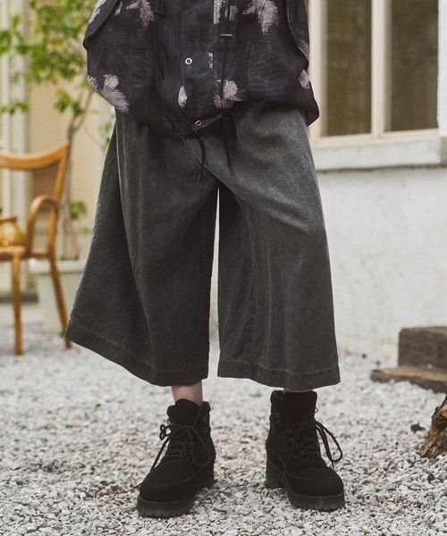 CASPER JOHN(キャスパージョン)の「Lyocell 100 baggy short pants/リヨセル100バギーショートパンツ(その他パンツ・メンズ・グレー/ブラック・X-SMALL/LARGE/MEDIUM/SMALL)」の2枚目の写真