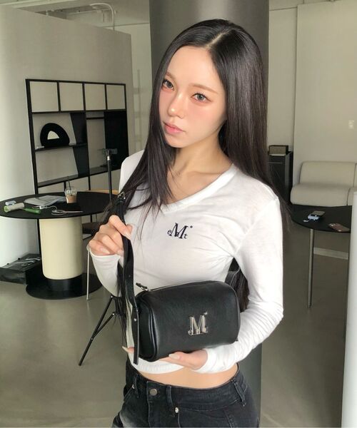 MUCENT（ムセント）の「アラメタルロゴミニショルダーバッグ 男女共用（メッセンジャーバッグ・レディース・ブラック・FREE）」の5枚目の写真