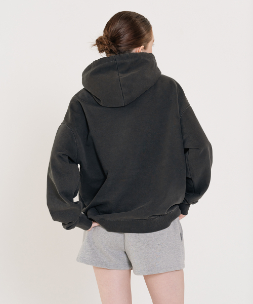 INJIACTIVE(インジアクティブ)の「スモールロゴピグメントフードパーカー ブラック(パーカー・レディース・その他・SMALL/MEDIUM)」の5枚目の写真