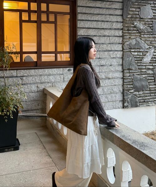 Majournee(マジョネ)の「SHEER V-NECK KNIT_BLACK(ニット/セーター・レディース・その他・ONE SIZE)」の6枚目の写真