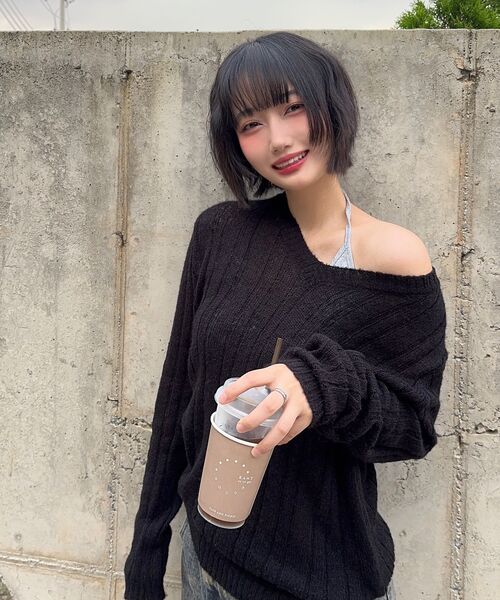Majournee(マジョネ)の「SHEER V-NECK KNIT_BLACK(ニット/セーター・レディース・その他・ONE SIZE)」の3枚目の写真