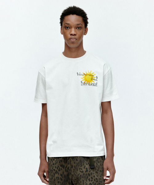 ADSB ANDERSSON BELL(アンダースンベル)の「(エッセンシャル) ユニセックス サンダンス Tシャツ atb1402u(ホワイト)(Tシャツ/カットソー・レディース・その他・MEDIUM/SMALL/X-SMALL/X-LARGE/LARGE)」の1枚目の写真