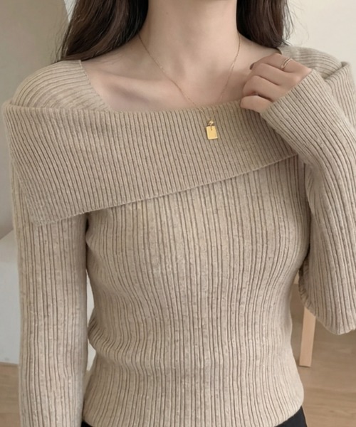 cammie(キャミー)の「スクエアネックリブニットトップス(ニット/セーター・レディース・ベージュ/ホワイト/ブラック/グレー・F)」の4枚目の写真
