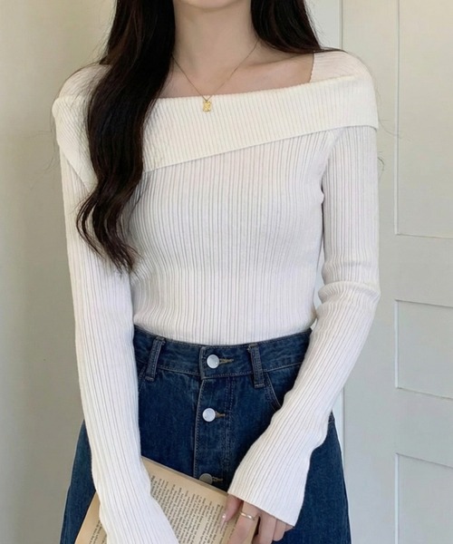 cammie(キャミー)の「スクエアネックリブニットトップス(ニット/セーター・レディース・ベージュ/ホワイト/ブラック/グレー・F)」の1枚目の写真