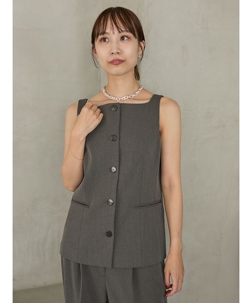 emmi(エミ)の「【セットアップ対応】ジレトップス(Tシャツ/カットソー・レディース・イエロー/オリーブ/グレー・0/1)」の2枚目の写真
