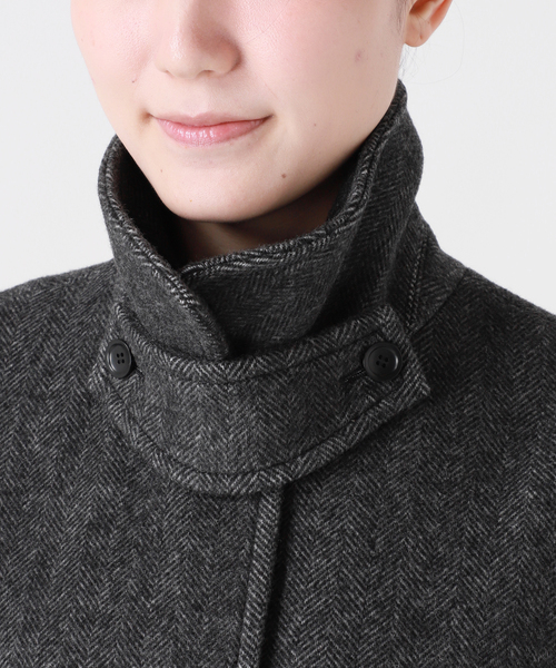 JOURNAL STANDARD(ジャーナルスタンダード)の「MANTECO ヘリンボン フレアバルカラーコート(ステンカラーコート・レディース・ベージュ/グレー・FREE)」の7枚目の写真