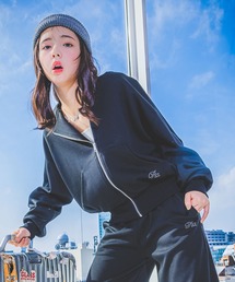 repipi armario（レピピ アルマリオ）の「ダンボールZIPフーディ－（パーカー）」