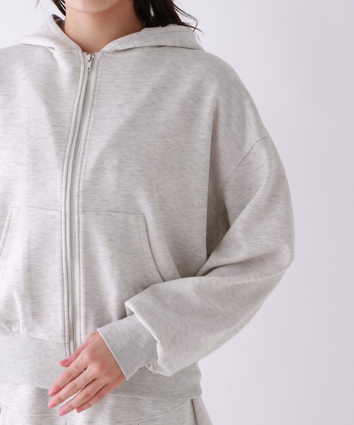 repipi armario（レピピ アルマリオ）の「ダンボールZIPフーディ－（パーカー・キッズ・アイボリー/ブラック/グレー・SMALL/MEDIUM/LARGE）」の7枚目の写真