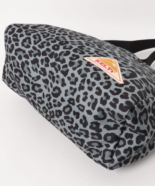 KELTY(ケルティ)の「GO OUT掲載モデル【KELTY】ES ROUND TOP BAG M ショルダーバック 軽量(ショルダーバッグ・レディース・ブラウン系/ブラック/ベージュ/ブラック系/マスタード/ネイビー/ホワイト系/セージグリーン/タン/スカイブルー/オリーブ/アニマル/レオパード・ONE SIZE)」の15枚目の写真
