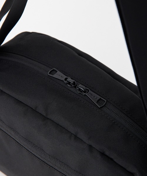 KELTY(ケルティ)の「GO OUT掲載モデル【KELTY】ES ROUND TOP BAG M ショルダーバック 軽量(ショルダーバッグ・レディース・ブラウン系/ブラック/ベージュ/ブラック系/マスタード/ネイビー/ホワイト系/セージグリーン/タン/スカイブルー/オリーブ/アニマル/レオパード・ONE SIZE)」の19枚目の写真