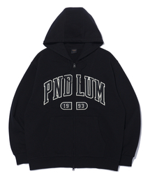Pendulum（ペンデュラム）の「アーチロゴアプリケフードジップアップ LP8TU745_BLACK（パーカー）」