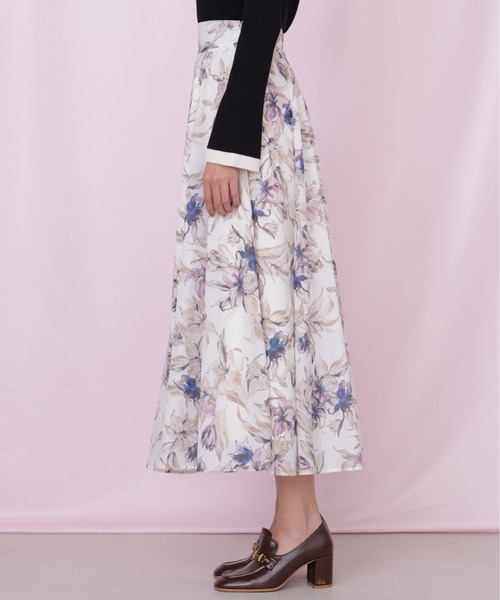 JILL by JILL STUART（ジルバイジルスチュアート）の「シアーアートフラワープリントスカート（スカート・レディース・ホワイト系その他/ブルー系その他/ピンク系その他・FREE）」の9枚目の写真
