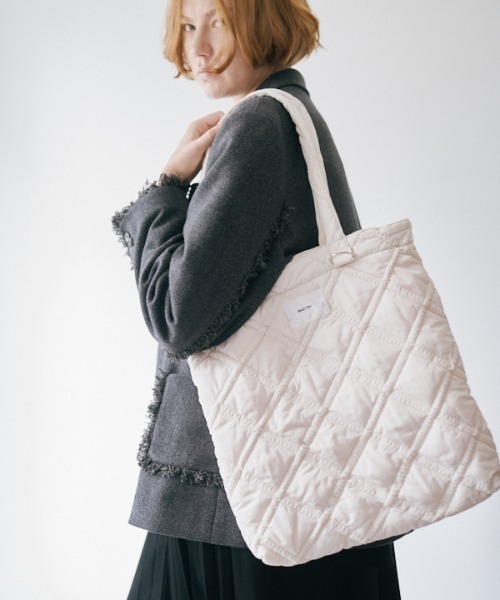 Muel Chic(ミュエルシック)の「Lome quilt bag ロメキルトバッグ(トートバッグ・レディース・ブラック/ベージュ/オフホワイト/ライトブルー・FREE)」の2枚目の写真