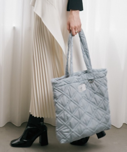 Muel Chic(ミュエルシック)の「Lome quilt bag ロメキルトバッグ(トートバッグ・レディース・ブラック/ベージュ/オフホワイト/ライトブルー・FREE)」の4枚目の写真