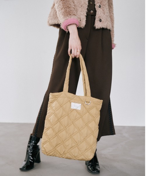 Muel Chic(ミュエルシック)の「Lome quilt bag ロメキルトバッグ(トートバッグ・レディース・ブラック/ベージュ/オフホワイト/ライトブルー・FREE)」の7枚目の写真