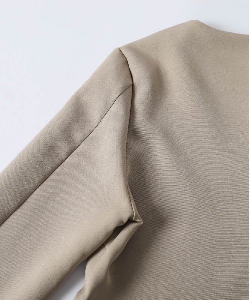 La-gemme(ラジェム)の「七分袖サイドフレアトップス&プリーツパンツ(セットアップ・レディース・ブラック/ベージュ/ネイビー・L/M)」の5枚目の写真