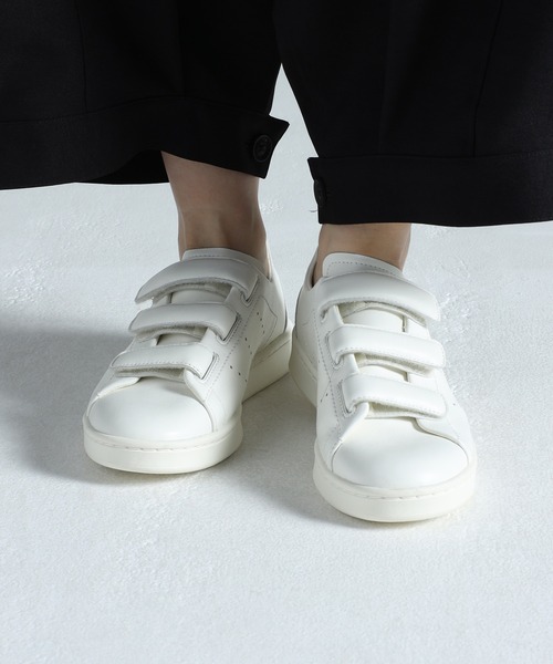 Y-3(ワイスリー)の「Y-3 STAN SMITH VELC(スニーカー・メンズ・ホワイト・23.5cm/28.5cm/28.0cm/27.5cm/27.0cm/26.5cm/26.0cm/25.5cm/24.5cm/24.0cm/23.0cm/29.5cm/29.0cm/22.5cm)」の2枚目の写真