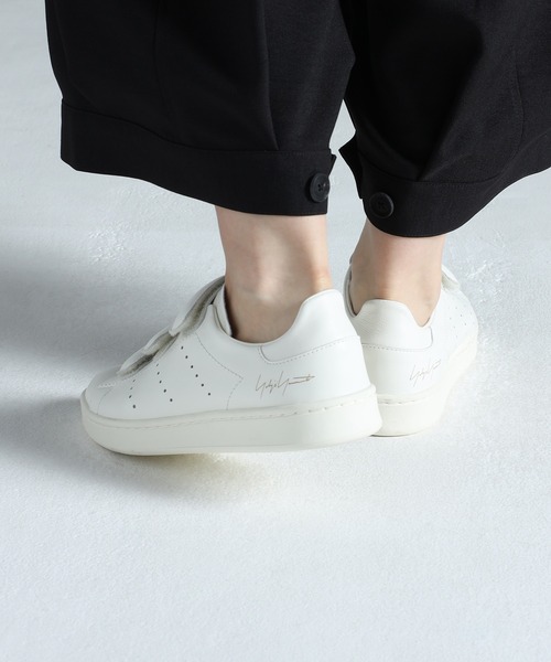 Y-3(ワイスリー)の「Y-3 STAN SMITH VELC(スニーカー・メンズ・ホワイト・23.5cm/28.5cm/28.0cm/27.5cm/27.0cm/26.5cm/26.0cm/25.5cm/24.5cm/24.0cm/23.0cm/29.5cm/29.0cm/22.5cm)」の3枚目の写真