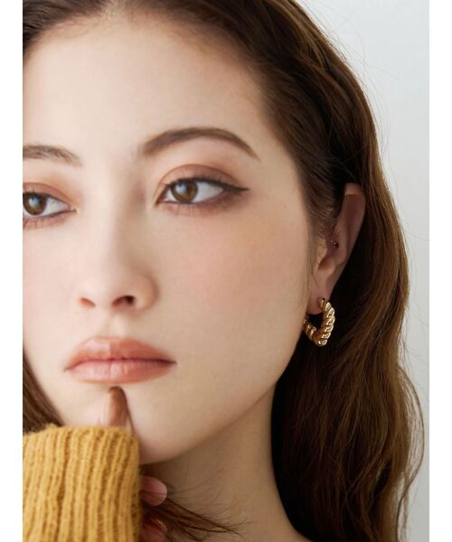 EVRIS（エヴリス）の「WAVE HEART MOTIF ピアス（ピアス（両耳用）・レディース・シルバー/ゴールド・FREE）」の2枚目の写真