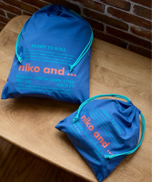 niko and...（ニコアンド）の「ニコロゴトラベル巾着/Ｓサイズ（トラベルグッズ・レディース・ブラック/ブルー/アイボリー・XX-SMALL）」の6枚目の写真