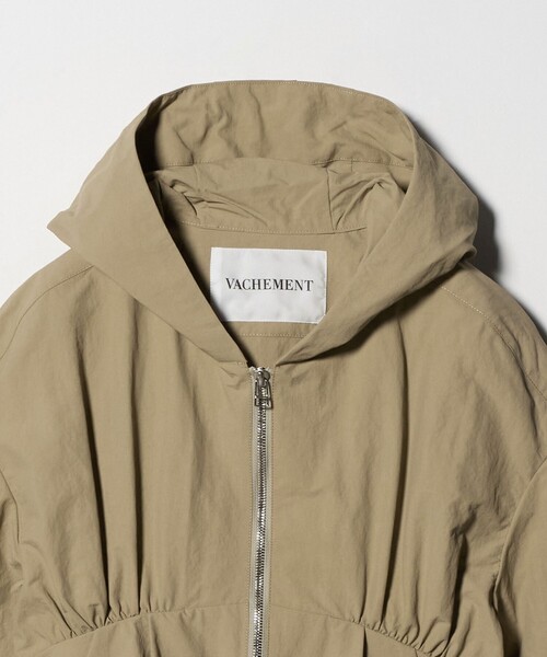 UNITED ARROWS(ユナイテッドアローズ)の「<VACHEMENT>ギャザー ブルゾン(ブルゾン・レディース・ベージュ/ダークグレー・FREE)」の4枚目の写真