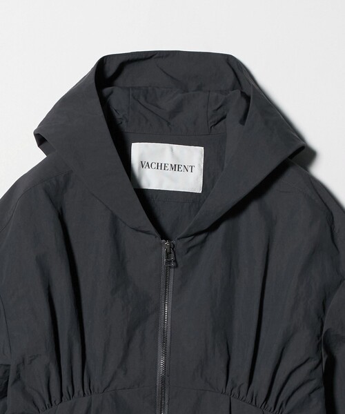 UNITED ARROWS(ユナイテッドアローズ)の「<VACHEMENT>ギャザー ブルゾン(ブルゾン・レディース・ベージュ/ダークグレー・FREE)」の11枚目の写真