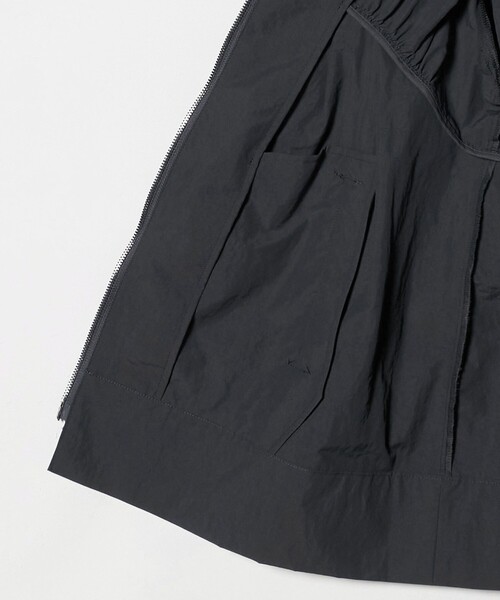 UNITED ARROWS(ユナイテッドアローズ)の「<VACHEMENT>ギャザー ブルゾン(ブルゾン・レディース・ベージュ/ダークグレー・FREE)」の12枚目の写真