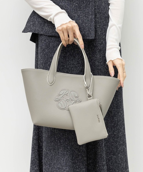 RANDA（ランダ）の「2WAY ポーチ付きモノグラムエンボストートバッグ（トートバッグ・レディース・ブラック/アイボリー/グレー・FREE）」の3枚目の写真