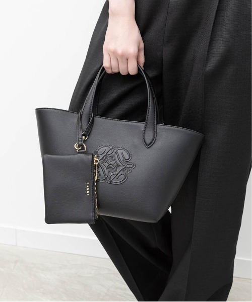 RANDA（ランダ）の「2WAY ポーチ付きモノグラムエンボストートバッグ（トートバッグ・レディース・ブラック/アイボリー/グレー・FREE）」の4枚目の写真
