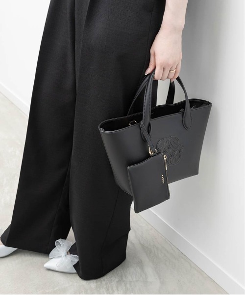 RANDA（ランダ）の「2WAY ポーチ付きモノグラムエンボストートバッグ（トートバッグ・レディース・ブラック/アイボリー/グレー・FREE）」の5枚目の写真