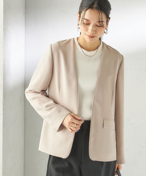 SHIPS（シップス）の「〈接触冷感 / UVカット〉Refinel カラーレス ジャケット（セレモニー対応可）（ノーカラージャケット・レディース・ベージュ系/アイボリー/ネイビー・40/38/36/34）」の3枚目の写真