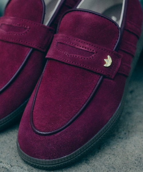 adidas(アディダス)の「HANDBALL SPEZIAL LOAFER W KK2780(ローファー・レディース・レッド・22.0cm/22.5cm/23.0cm/23.5cm/24.0cm/24.5cm/25.5cm/26.0cm/26.5cm/27.0cm/27.5cm/28.0cm/28.5cm/25.0cm)」の3枚目の写真