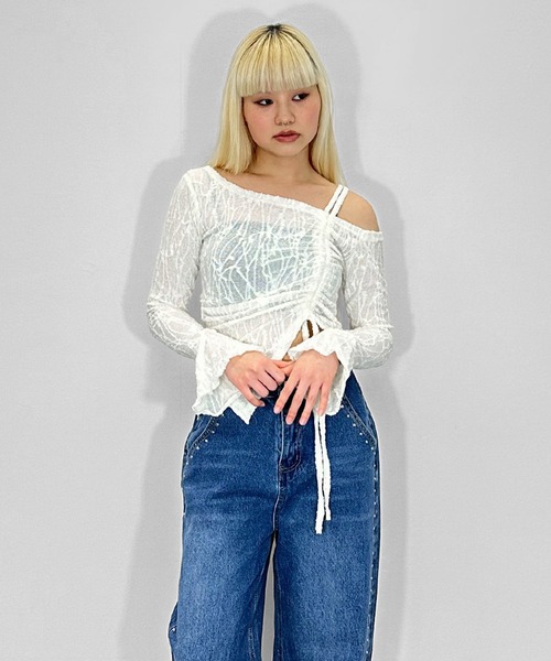 MATU:TA(マトゥータ)の「【きれいめトップス】ドロストストレッチレーストップス / アシメ シースルー シアートップス 透け感 長袖 ワンショルダー 海外ガール スタイルアップ フレアスリーブ ドロスト ストレッチ リボン ホワイト ブラウン ブラック 白 茶 黒(Tシャツ/カットソー・レディース・ホワイト/ブラウン/ブラック・FREE)」の21枚目の写真