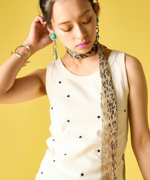 GEVS.（ジェイヴィス）の「星刺しゅうテレコタンクトップ＜大きいサイズ有＞GEVS.（キャミソール・レディース・オフホワイト/ブラック/ネイビー・M/L/LL/3L/4L/5L）」の2枚目の写真