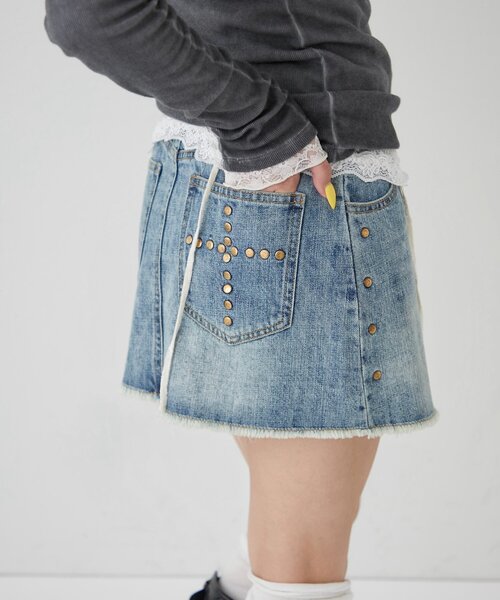 WHO'S WHO gallery（フーズフーギャラリー）の「スタッズデニムミニスカート（デニムスカート・レディース・サックスブルー/ネイビー・SMALL/MEDIUM）」の9枚目の写真