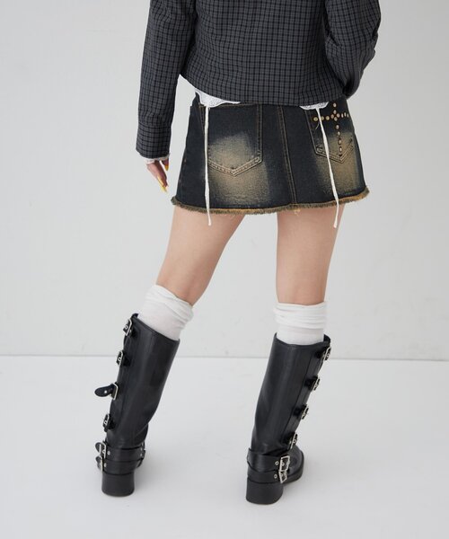 WHO'S WHO gallery（フーズフーギャラリー）の「スタッズデニムミニスカート（デニムスカート・レディース・サックスブルー/ネイビー・SMALL/MEDIUM）」の16枚目の写真