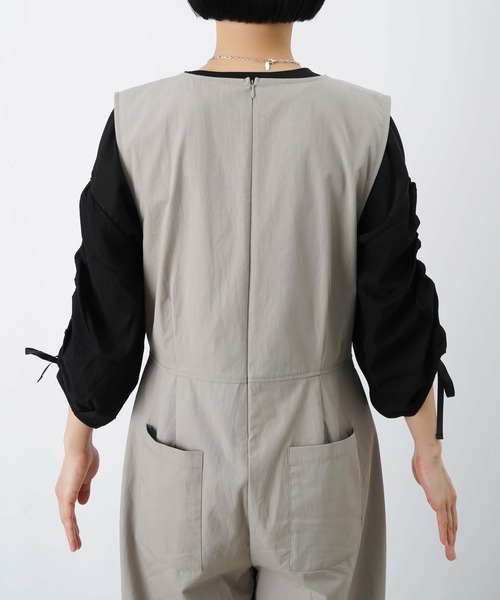 LUCA/LADY LUCK LUCA（ルカ/レディラックルカ）の「LC/LLL タックスカートライクサロペットパンツ（サロペット/オーバーオール・レディース・ライトベージュ/グレー・FREE）」の6枚目の写真