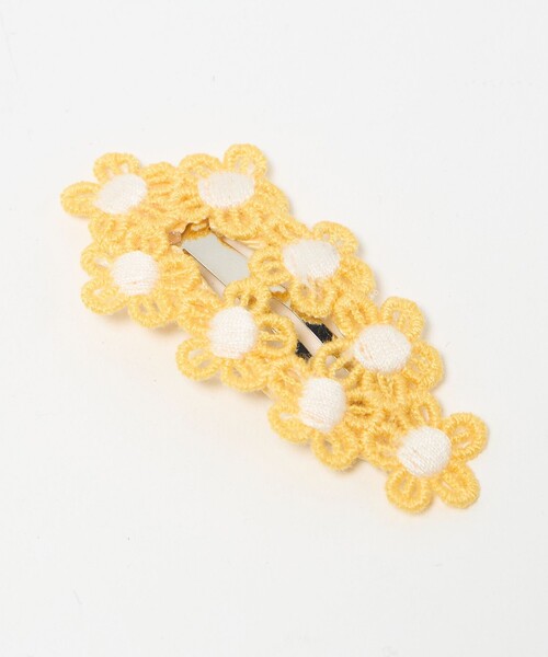 green label relaxing(グリーンレーベルリラクシング)の「<Rockahula Kids>Crochet Flower ヘアクリップ / キッズ(バレッタ/ヘアクリップ・キッズ・イエロー・FREE)」の2枚目の写真