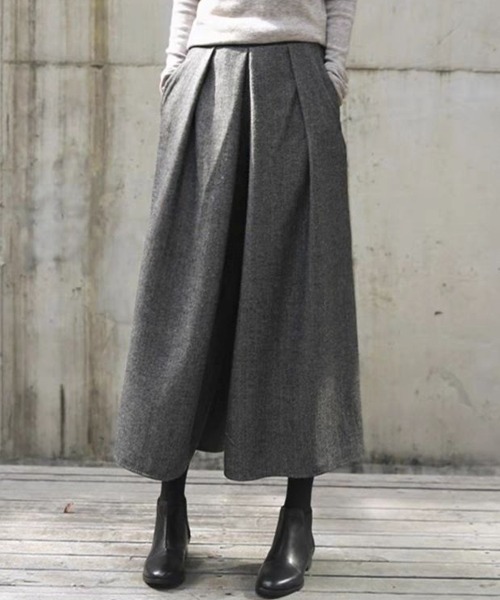 SallyLunn（サリーラン）の「クロップドタックパンツ（その他パンツ・レディース・グレー/ブラック・MEDIUM/LARGE）」の3枚目の写真