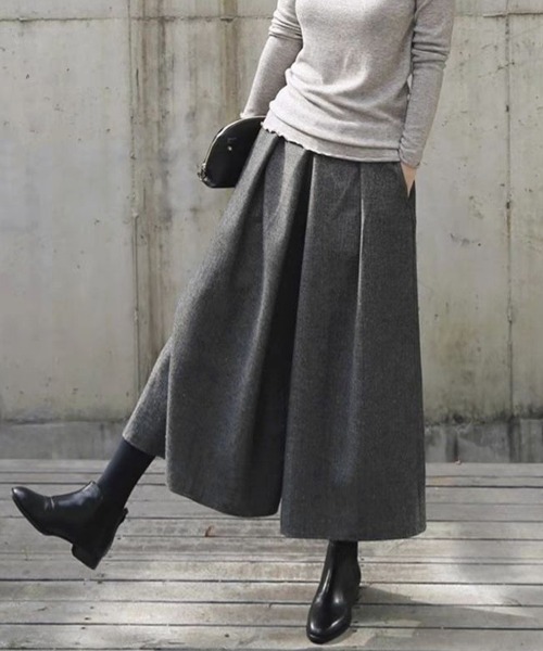 SallyLunn（サリーラン）の「クロップドタックパンツ（その他パンツ・レディース・グレー/ブラック・MEDIUM/LARGE）」の4枚目の写真