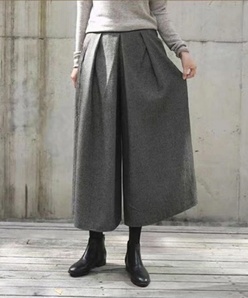 SallyLunn（サリーラン）の「クロップドタックパンツ（その他パンツ・レディース・グレー/ブラック・MEDIUM/LARGE）」の6枚目の写真