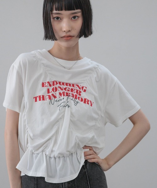 LOWRYS FARM(ローリーズファーム)の「シャーリングプリントTEE 668086(Tシャツ/カットソー・レディース・ホワイト/ブラウン/ブラック・FREE)」の1枚目の写真